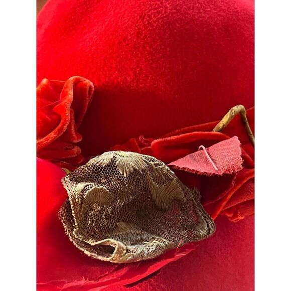 Vintage Women's Red Elegant Classic 100% Wool Felt Cloche Church Party Hat - Picture 2 of 11